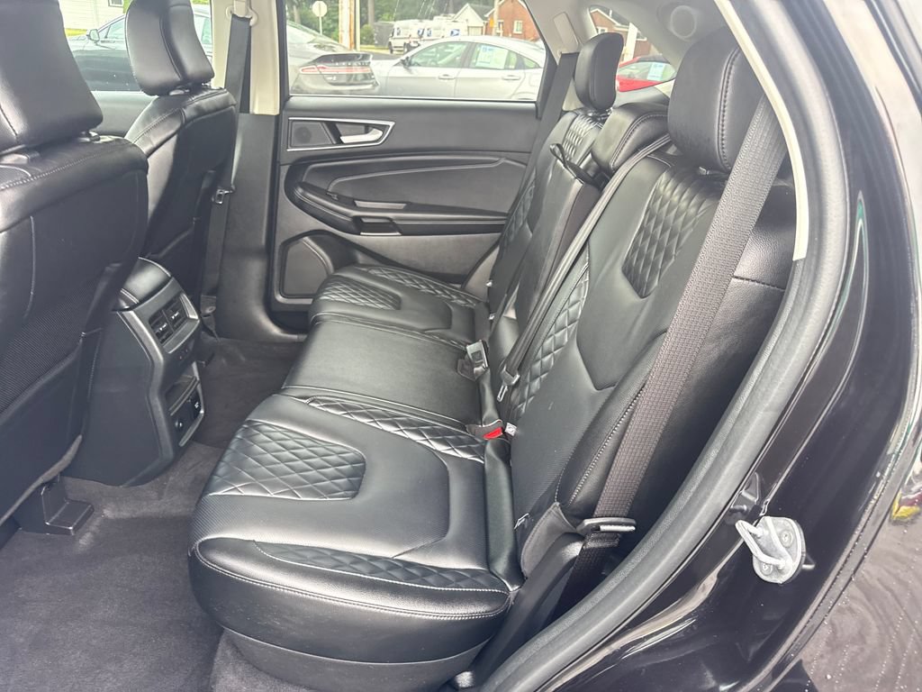 Used 2024 Ford Edge Titanium w/ Equipment Group 301A AWD/4WD image 17