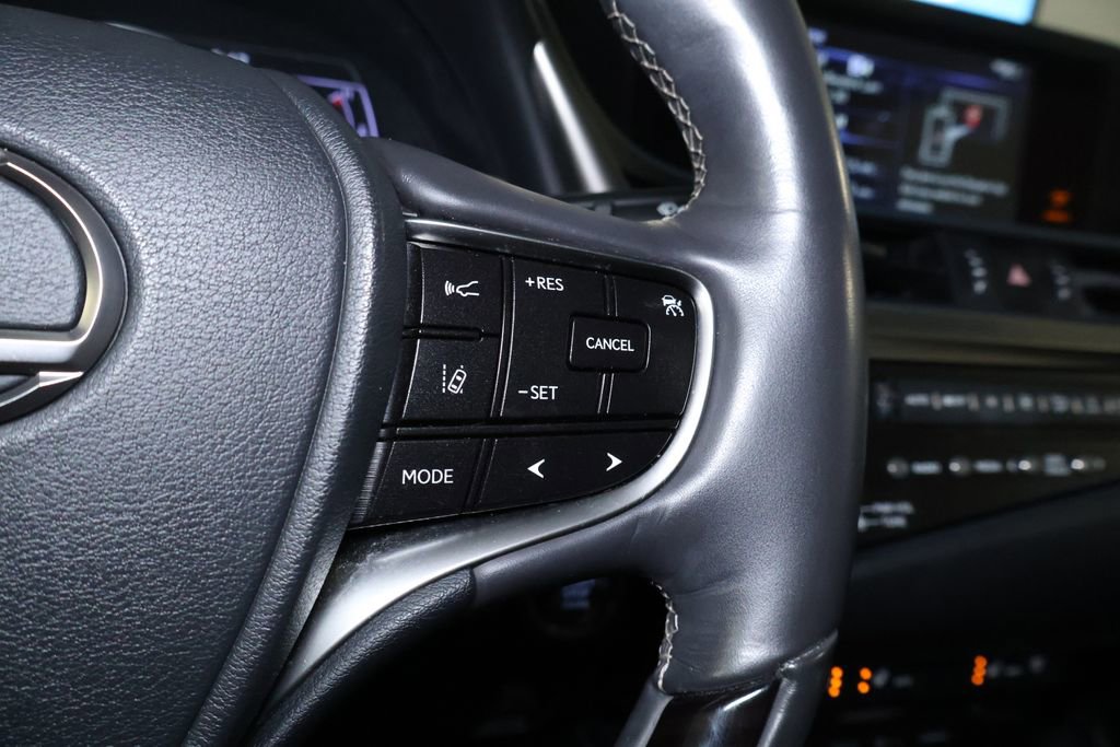 Used 2019 Lexus ES 350 w/ Premium Package image 22