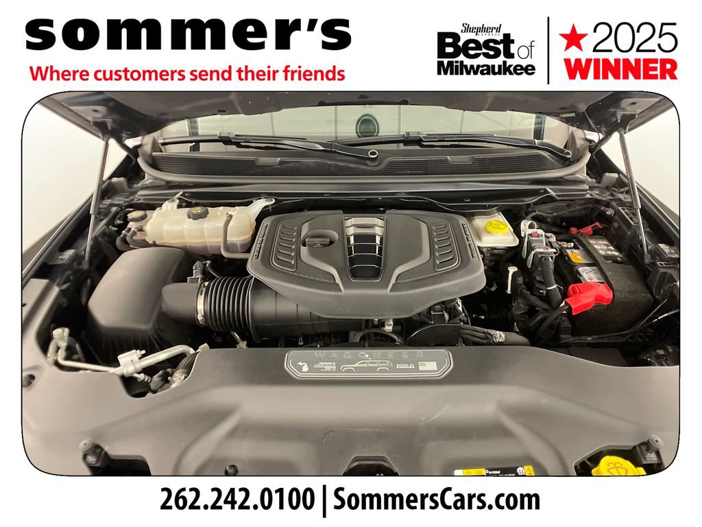 Used 2023 Jeep Wagoneer 4WD image 19