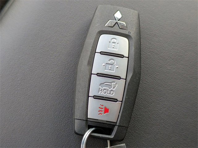 New 2026 Mitsubishi Outlander SE image 35