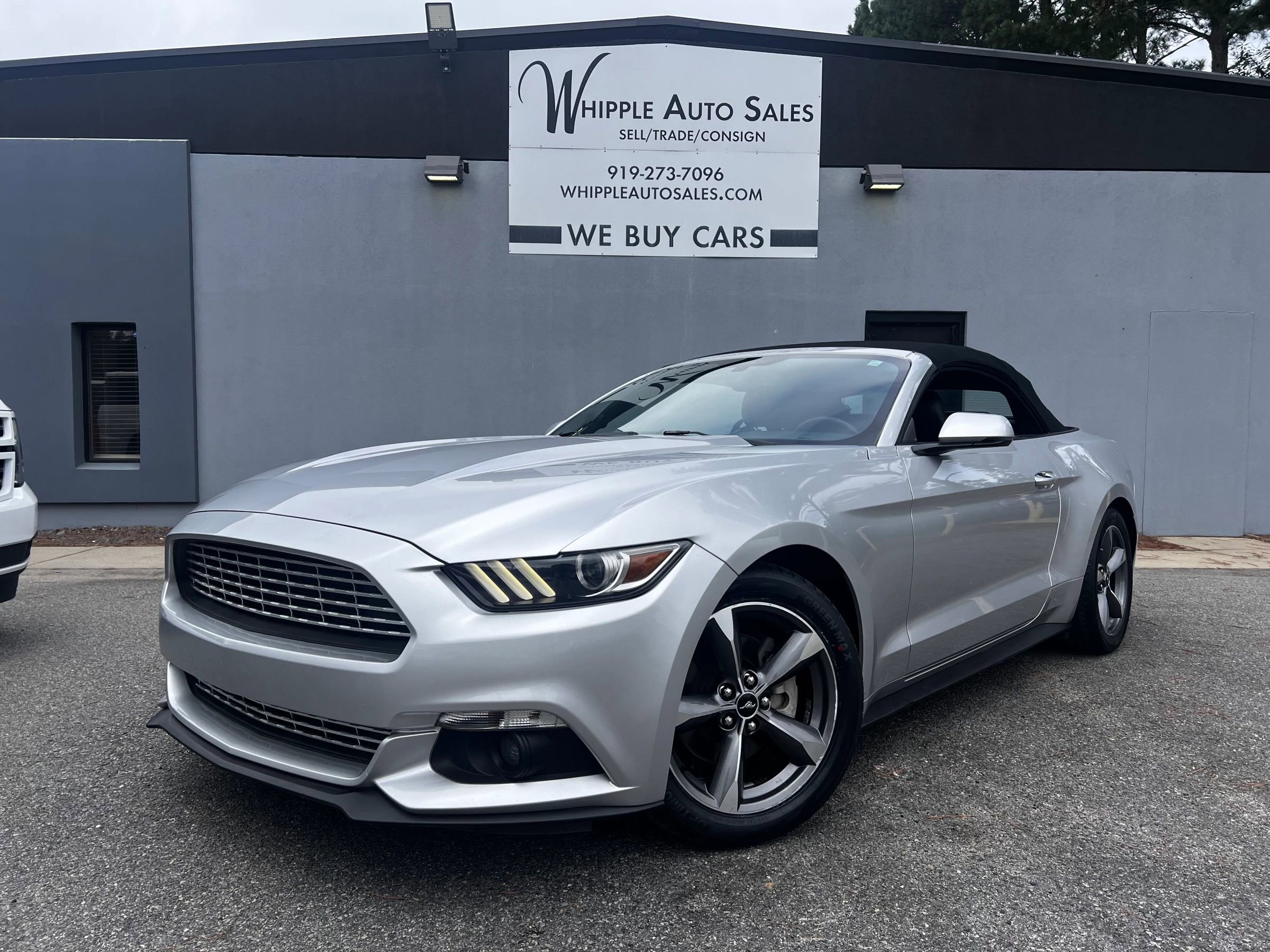Used 2017 Ford Mustang Premium image 32