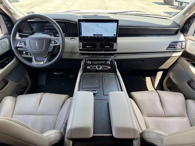 Used 2022 Lincoln Navigator Reserve image 21