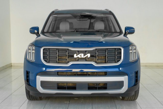 Used 2023 Kia Telluride S w/ S Sunroof Package FWD image 3