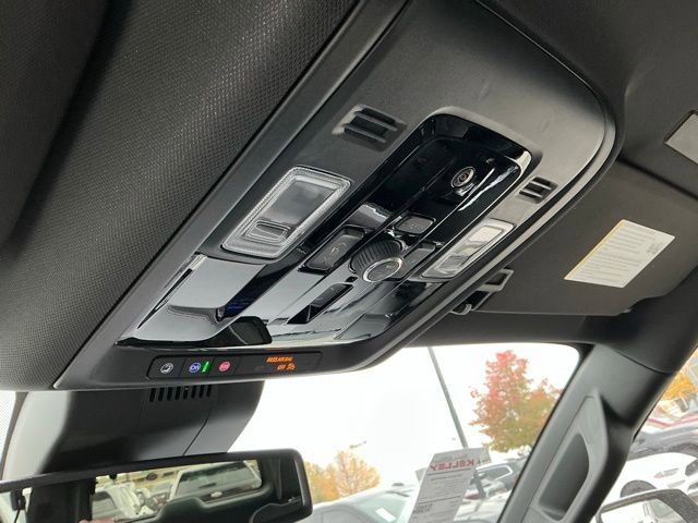 New 2026 Chevrolet Suburban Premier image 25