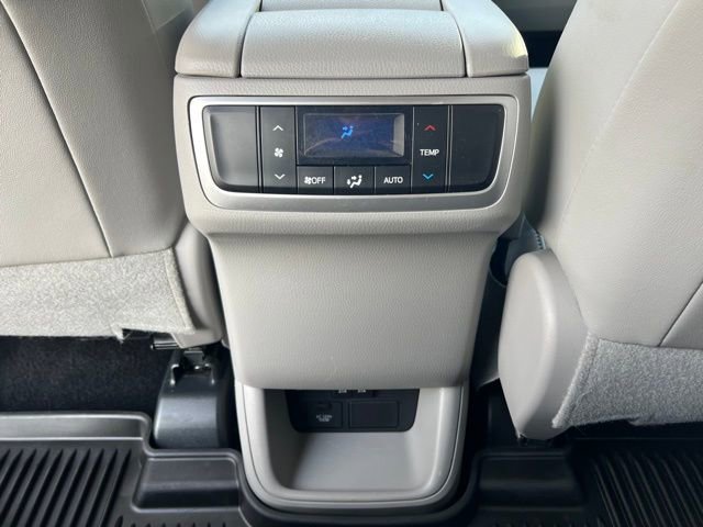 Used 2017 Toyota Highlander XLE image 23