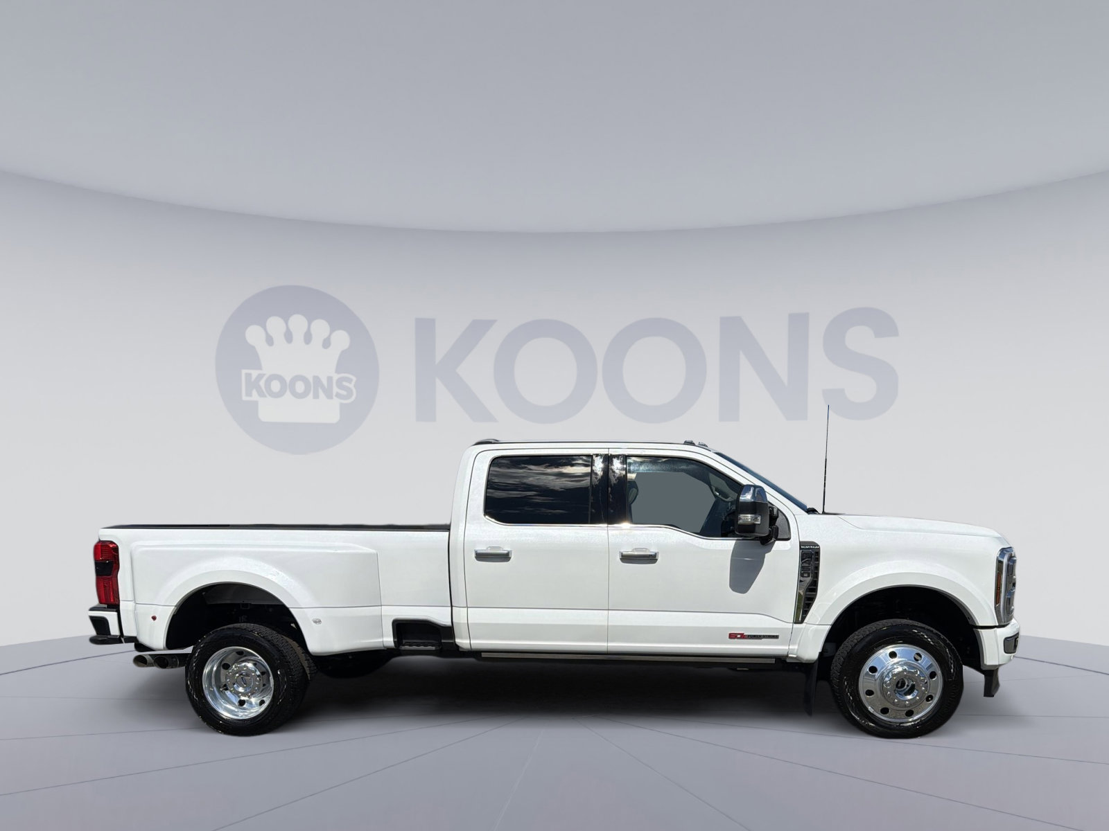 Used 2025 Ford F450 Platinum w/ Platinum Plus Package image 8