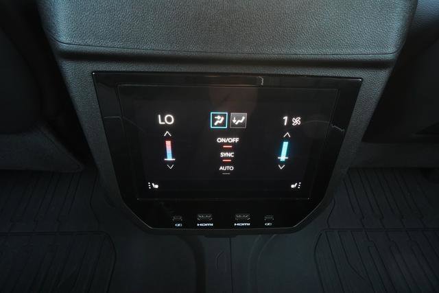 Used 2025 GMC Yukon AT4 Ultimate w/ LPO, Floor Liner Package AWD/4WD image 24