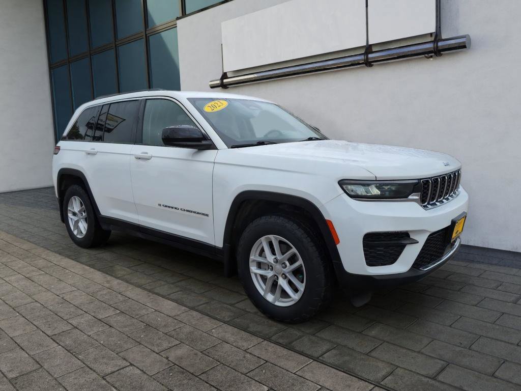 Used 2023 Jeep Grand Cherokee Laredo w/ Trailer Tow Prep Group (B) image 6