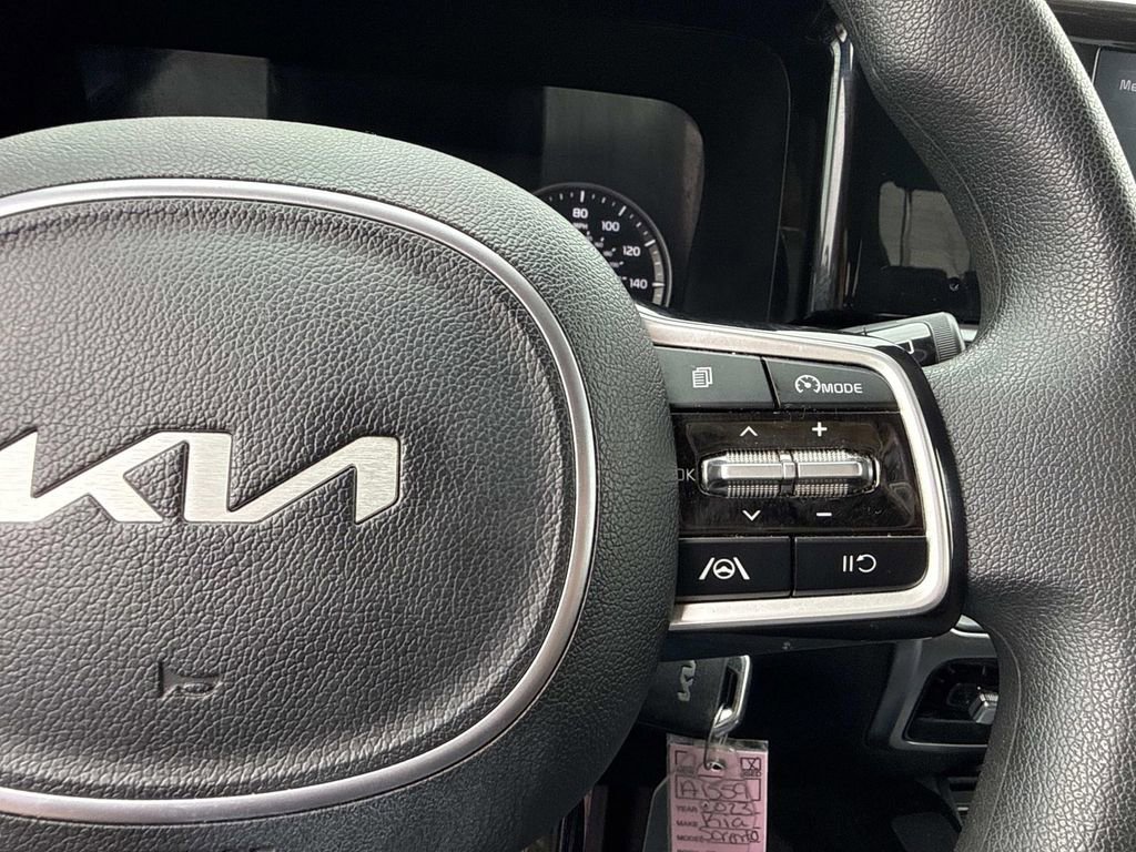 Used 2023 Kia Sorento LX image 13