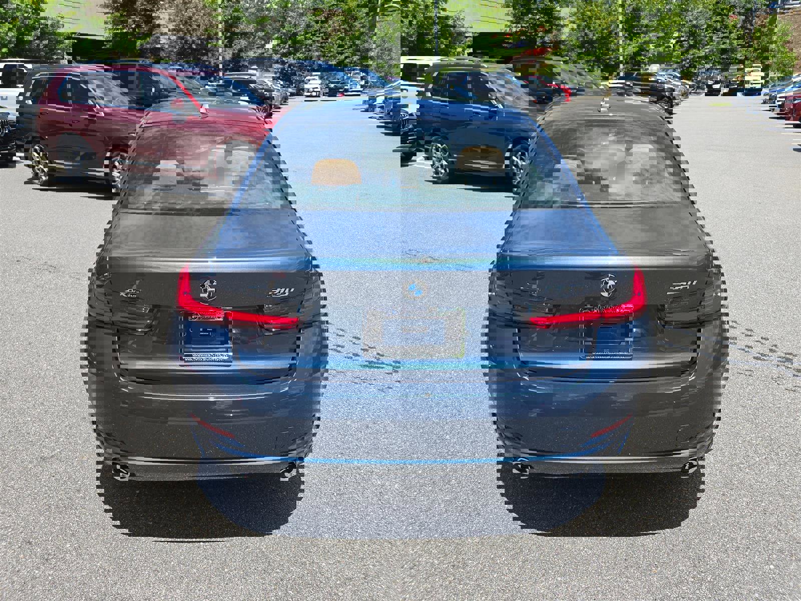 New 2025 BMW 330i xDrive Sedan w/ Convenience Package image 4
