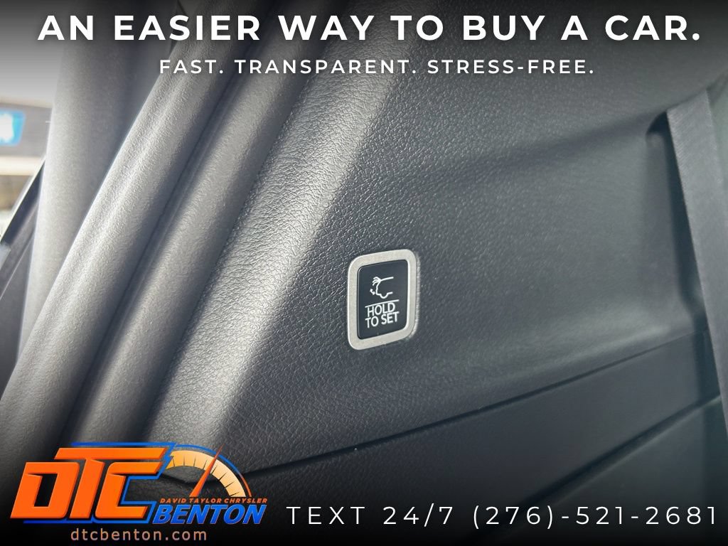 New 2027 Chrysler Pacifica Select FWD image 32