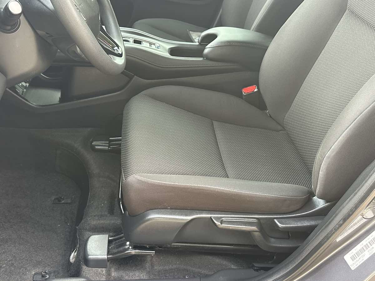 Used 2017 Honda HR-V LX image 11