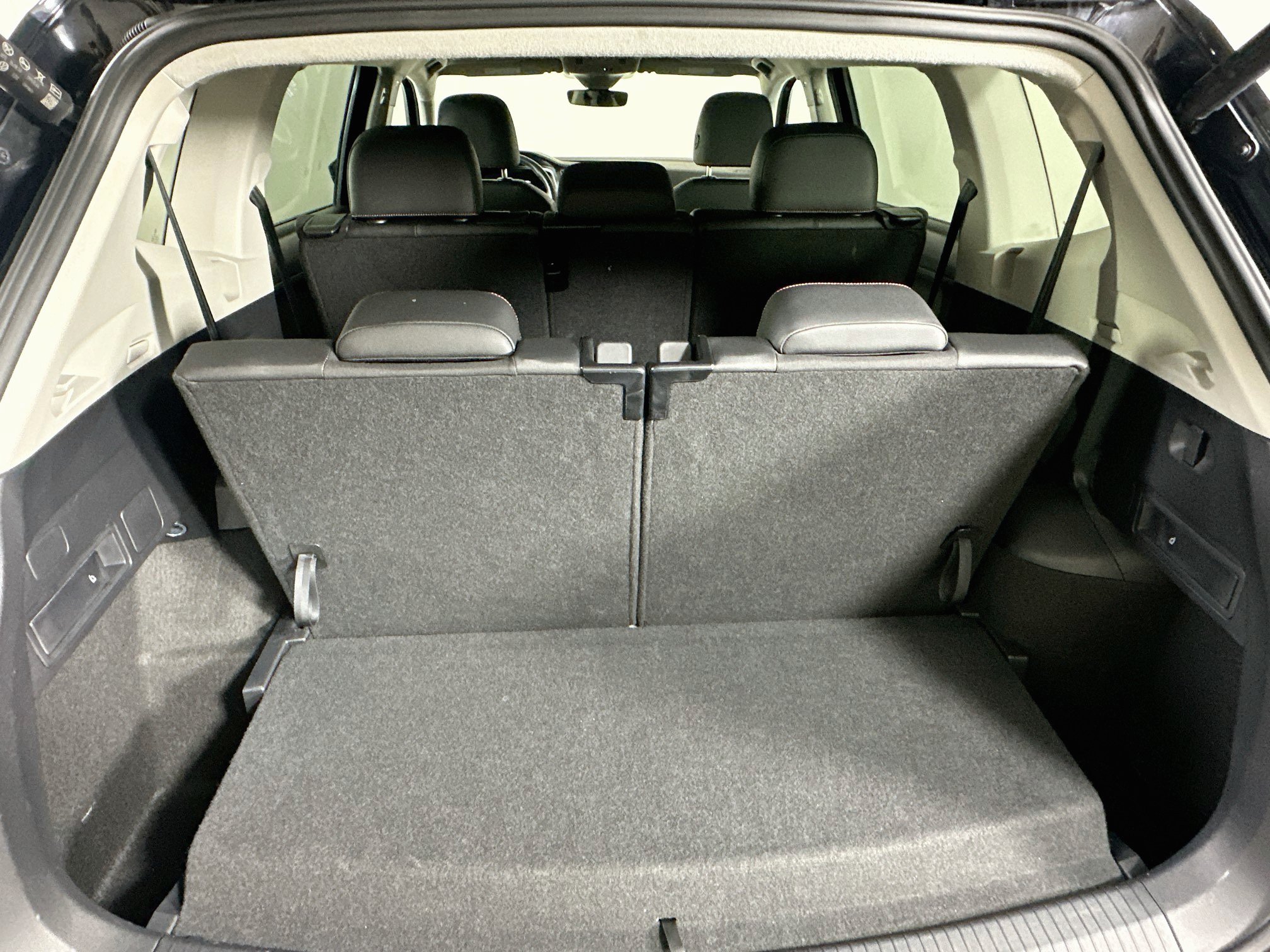 Used 2024 Volkswagen Tiguan Wolfsburg Edition FWD image 27