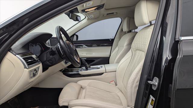 Used 2018 BMW 740i xDrive image 14