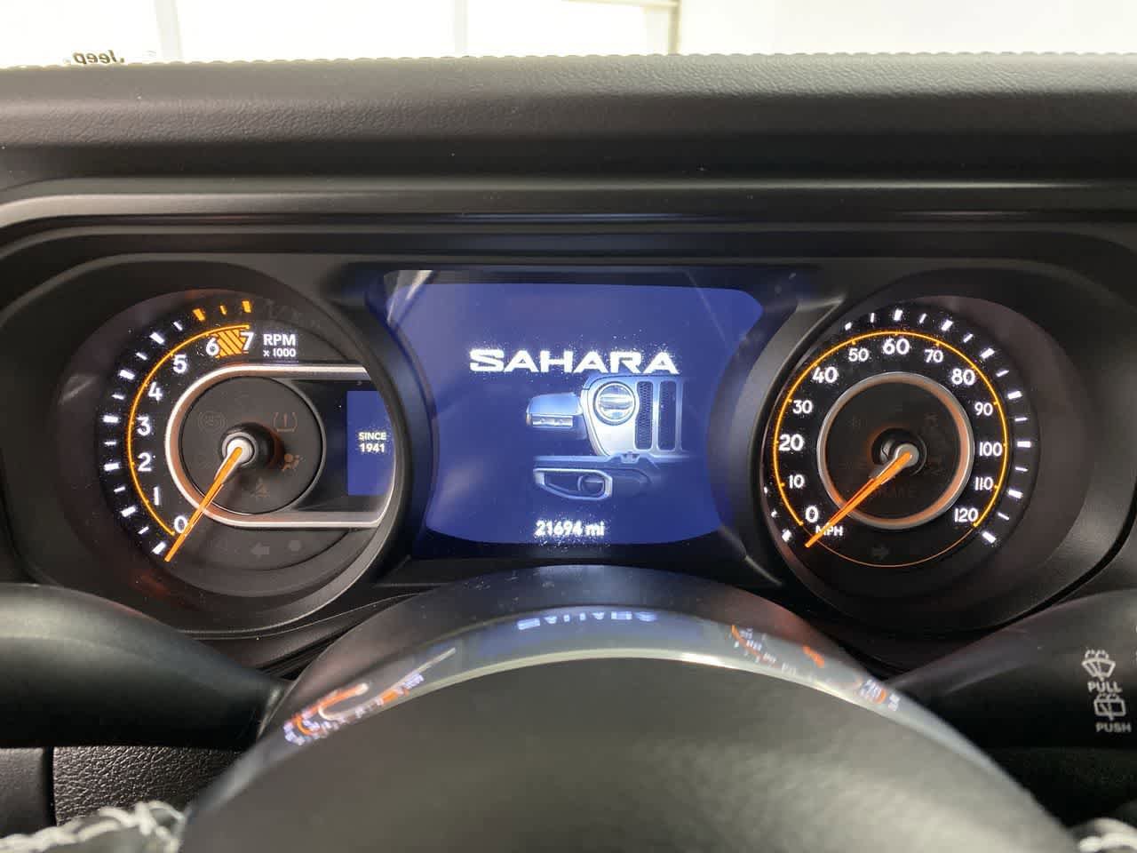 Used 2025 Jeep Wrangler Sahara AWD/4WD image 27