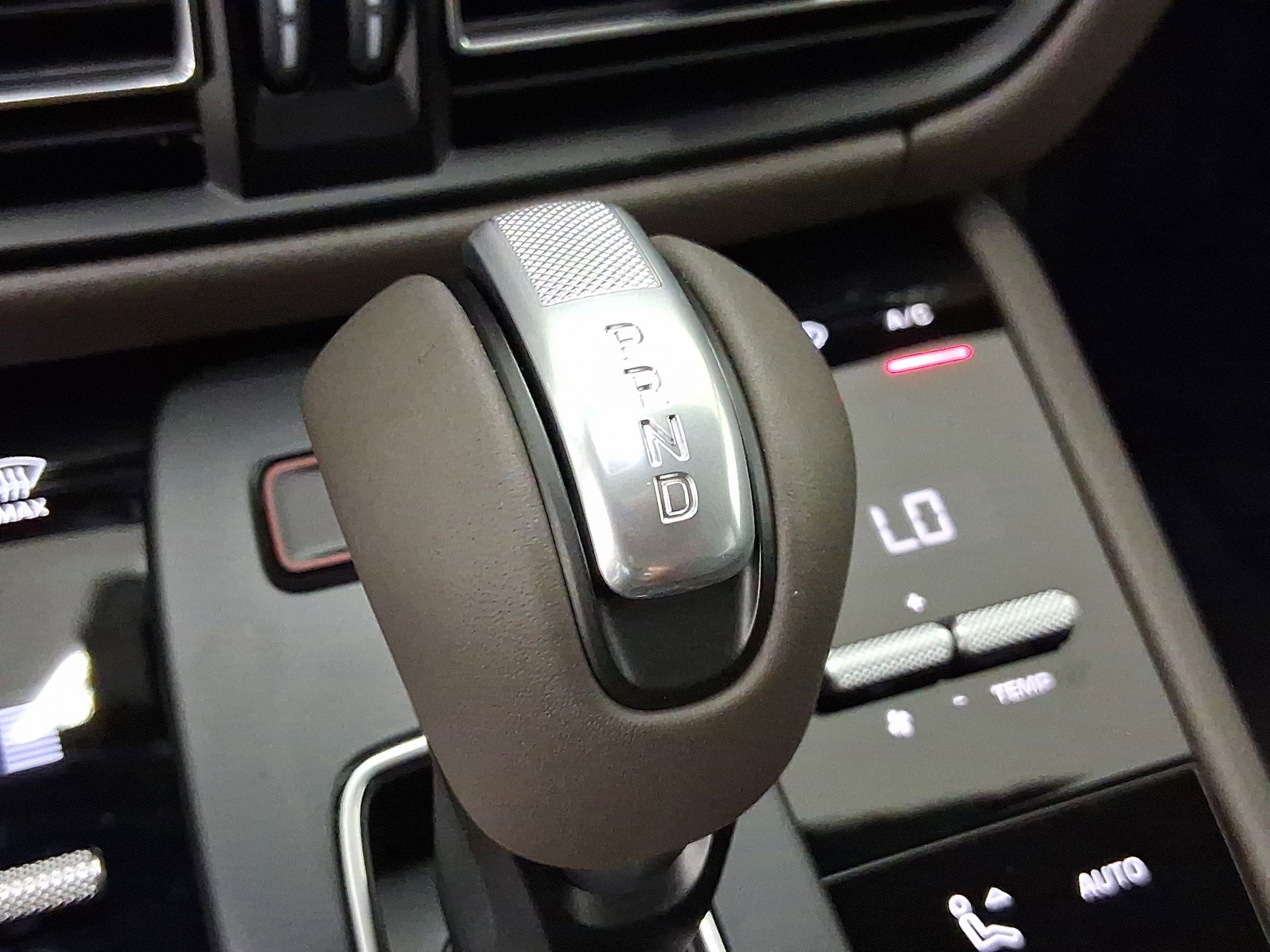 Used 2026 Porsche Macan image 17