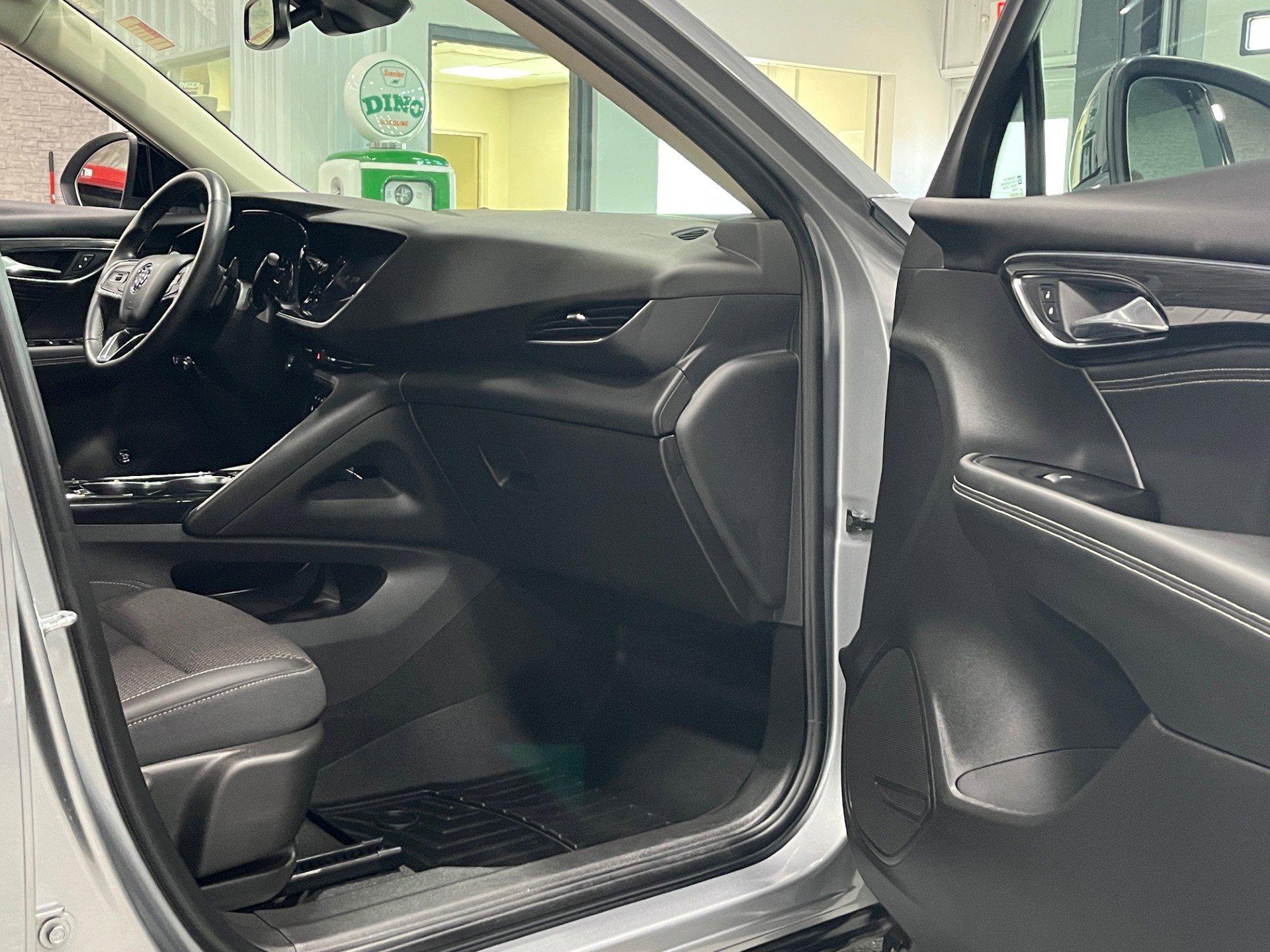 Certified 2023 Buick Envision Preferred w/ Sport Touring Package image 9