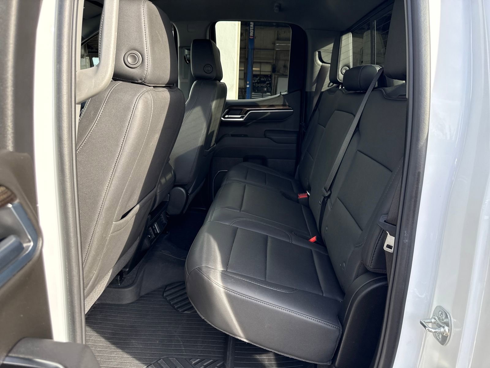 Used 2025 Chevrolet Silverado 1500 LT w/ Z71 Off-Road Package image 25