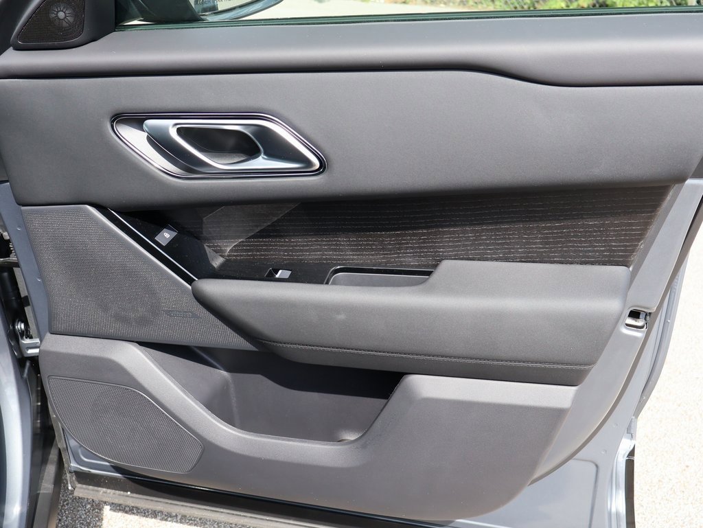 New 2026 Land Rover Range Rover Velar Dynamic SE image 13