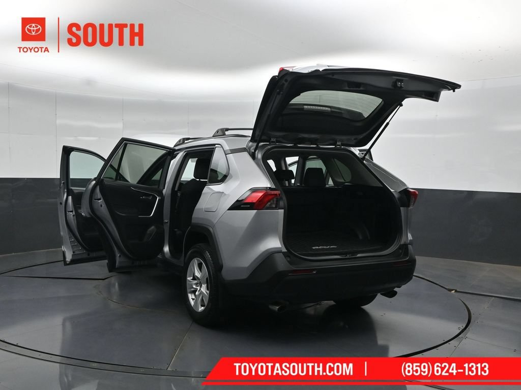 Used 2021 Toyota RAV4 XLE AWD/4WD image 53