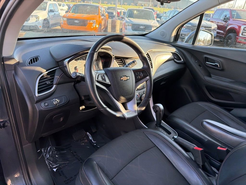 Used 2019 Chevrolet Trax LT w/ LT Convenience Package image 11