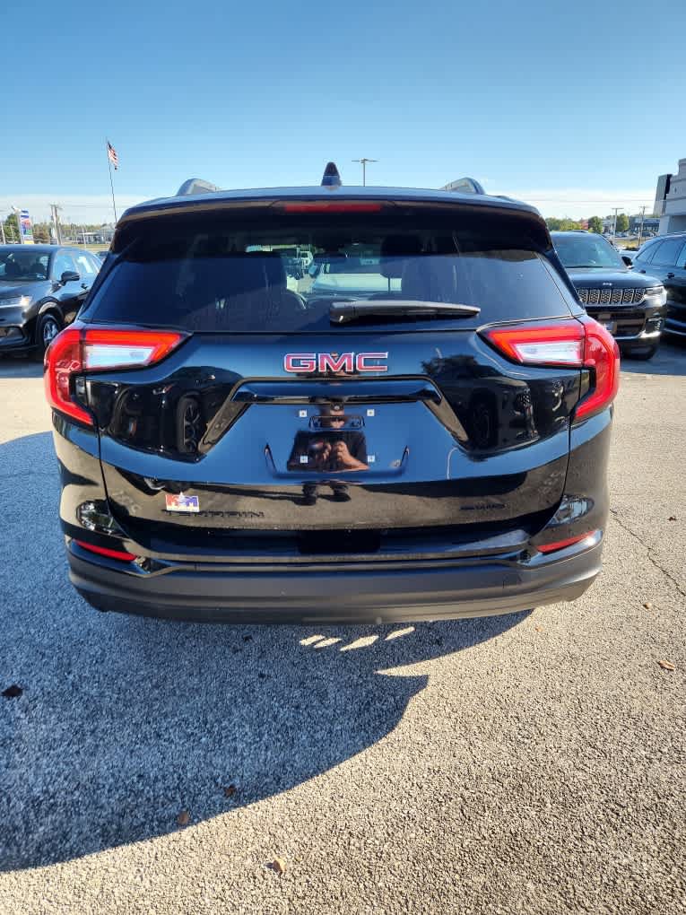 Used 2024 GMC Terrain SLT w/ Elevation Edition AWD/4WD image 18
