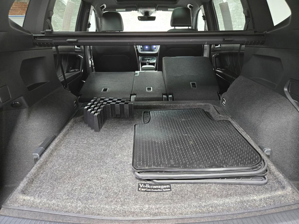 Used 2022 Volkswagen Tiguan SEL R-Line AWD/4WD image 47