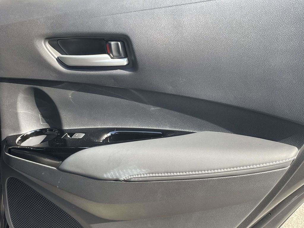 Used 2025 Toyota Corolla XSE image 18