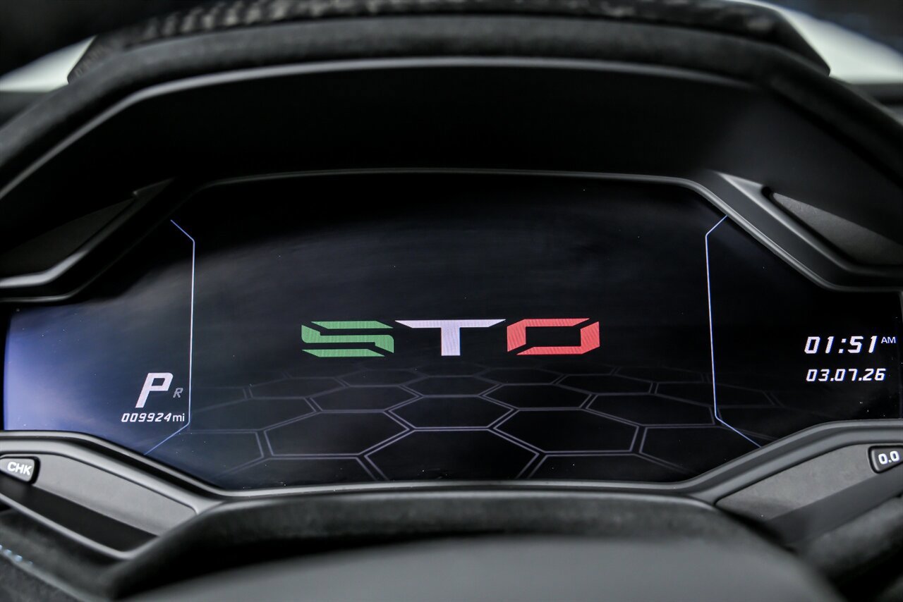 Used 2022 Lamborghini Huracan STO RWD image 27