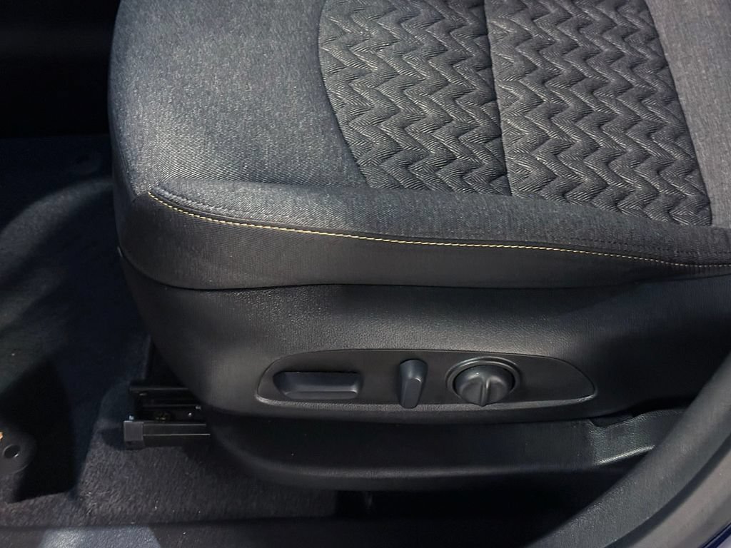 Used 2023 Chevrolet Equinox LT FWD image 20