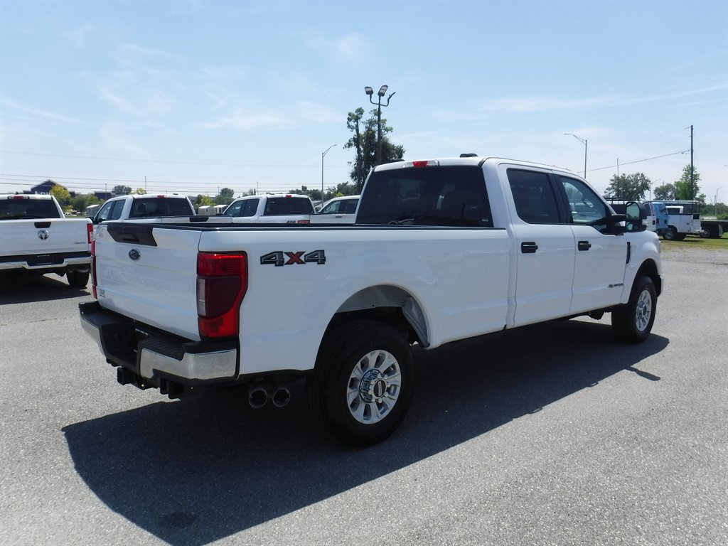 Used 2022 Ford F350 XLT image 2