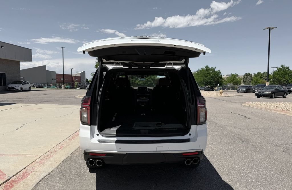 Used 2022 Chevrolet Suburban High Country AWD/4WD image 8
