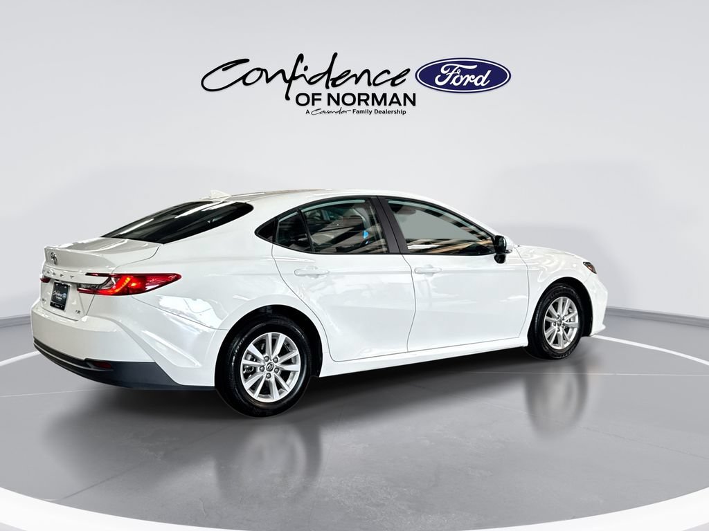 Used 2025 Toyota Camry LE FWD image 9