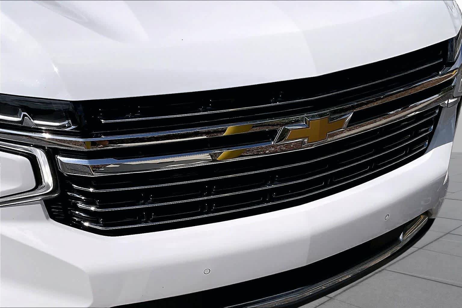Certified 2024 Chevrolet Suburban LT RWD image 30