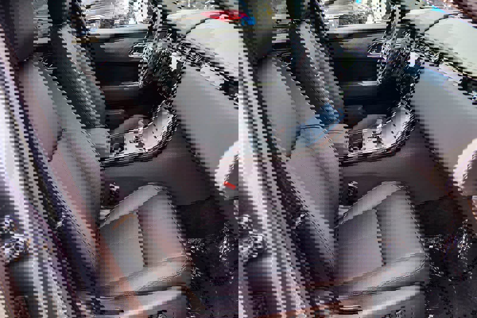 Used 2026 Land Rover Range Rover Velar Dynamic SE image 12