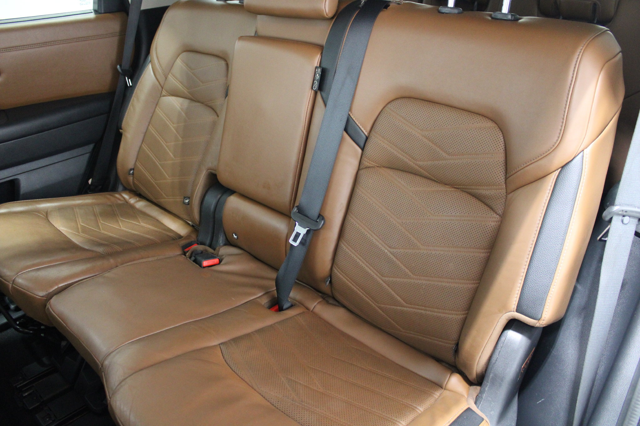 Used 2023 Nissan Pathfinder Platinum w/ Cargo Package AWD/4WD image 18