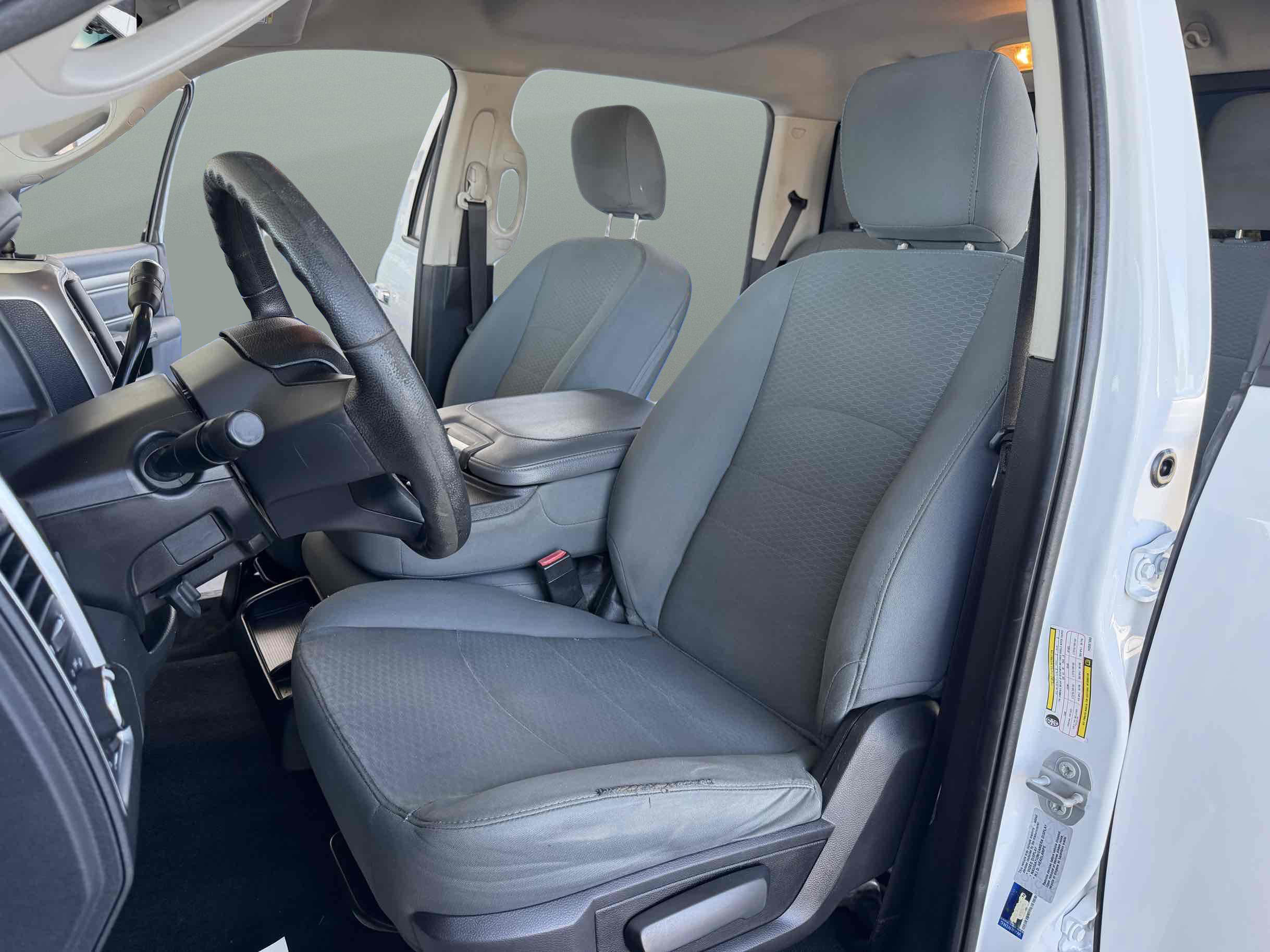 Used 2017 RAM 2500 SLT AWD/4WD image 9
