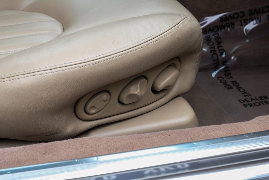 Used 2006 Jaguar XK8 Convertible RWD image 47