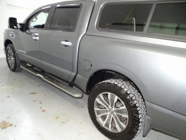 Used 2017 Nissan Titan SL w/ SL Towing Convenience Package image 17