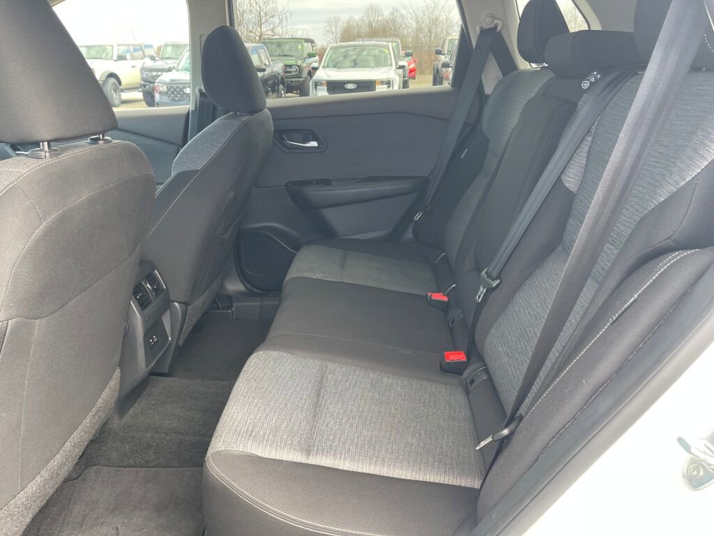 Used 2023 Nissan Rogue SV image 21