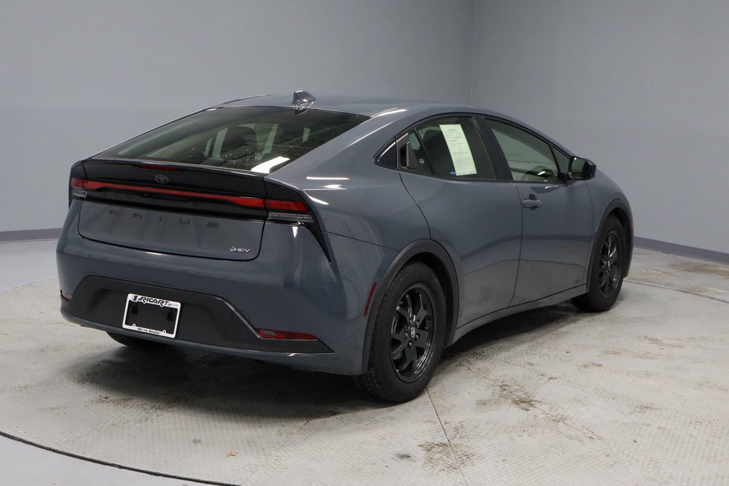 Used 2023 Toyota Prius LE image 10