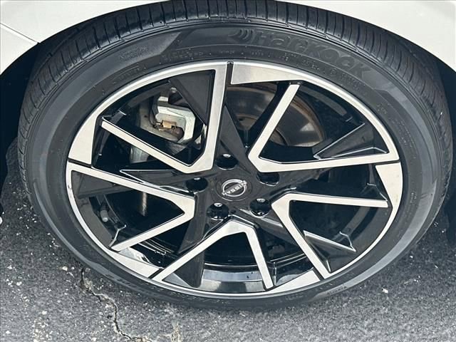 Used 2025 Nissan Sentra SR FWD image 36