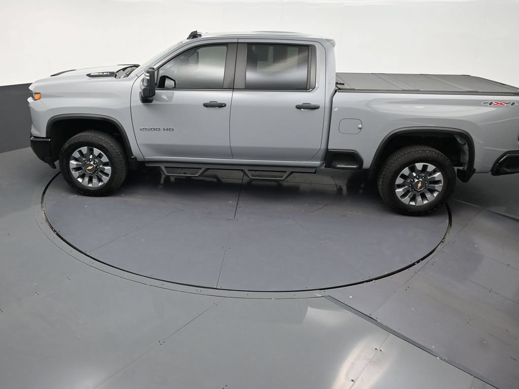 Used 2025 Chevrolet Silverado 2500 Custom w/ Custom Value Package AWD/4WD image 14