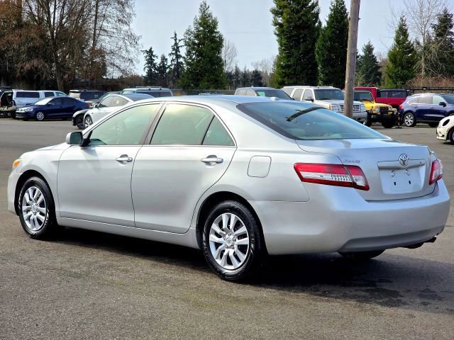 Used 2011 Toyota Camry LE image 5