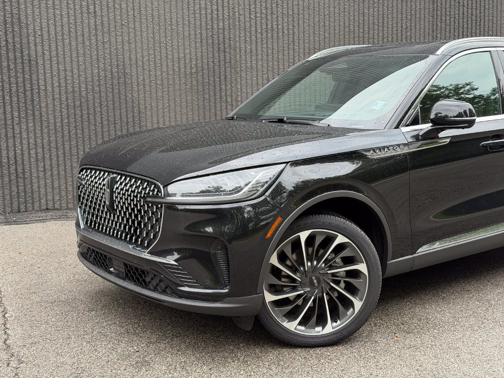 New 2026 Lincoln Aviator Reserve AWD/4WD image 2