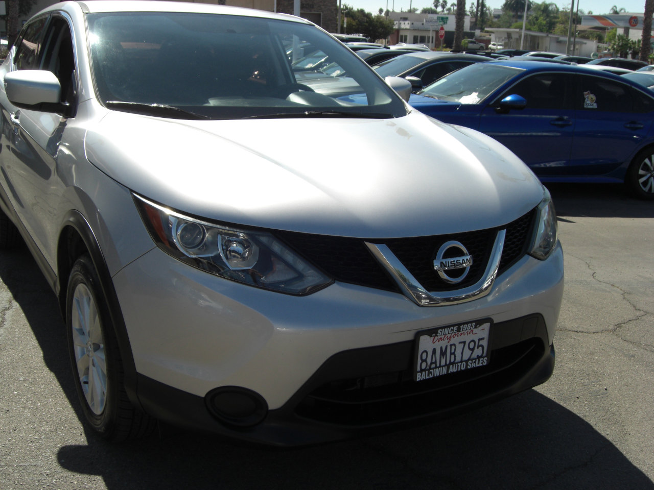 Used 2017 Nissan Rogue Sport S w/ S Appearance Package image 2