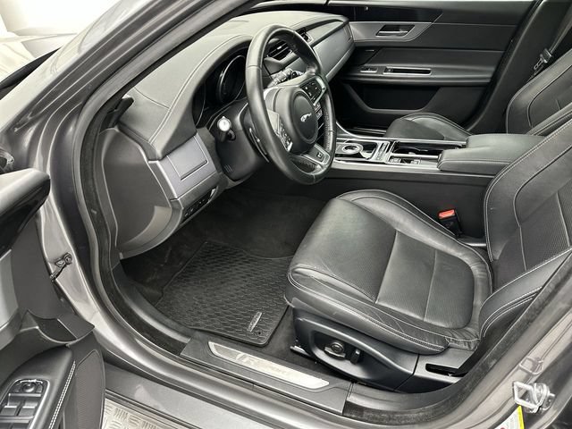 Used 2017 Jaguar XF R-Sport AWD/4WD image 11