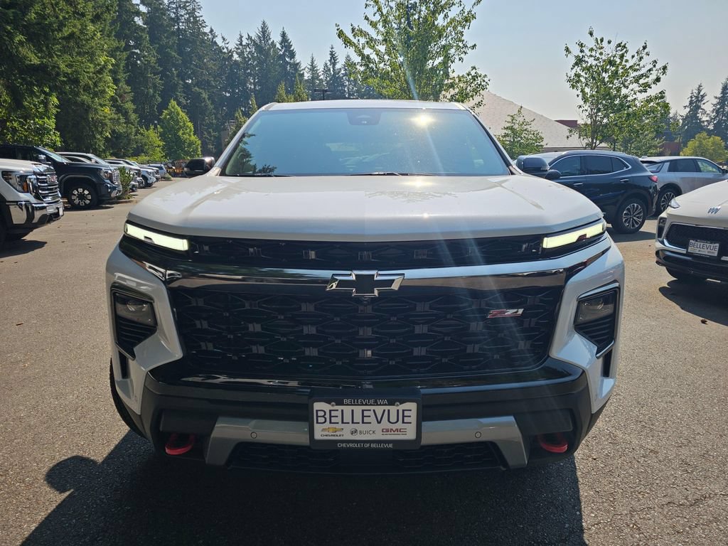 New 2026 Chevrolet Traverse Z71 w/ Enhanced Driving Package AWD/4WD image 2