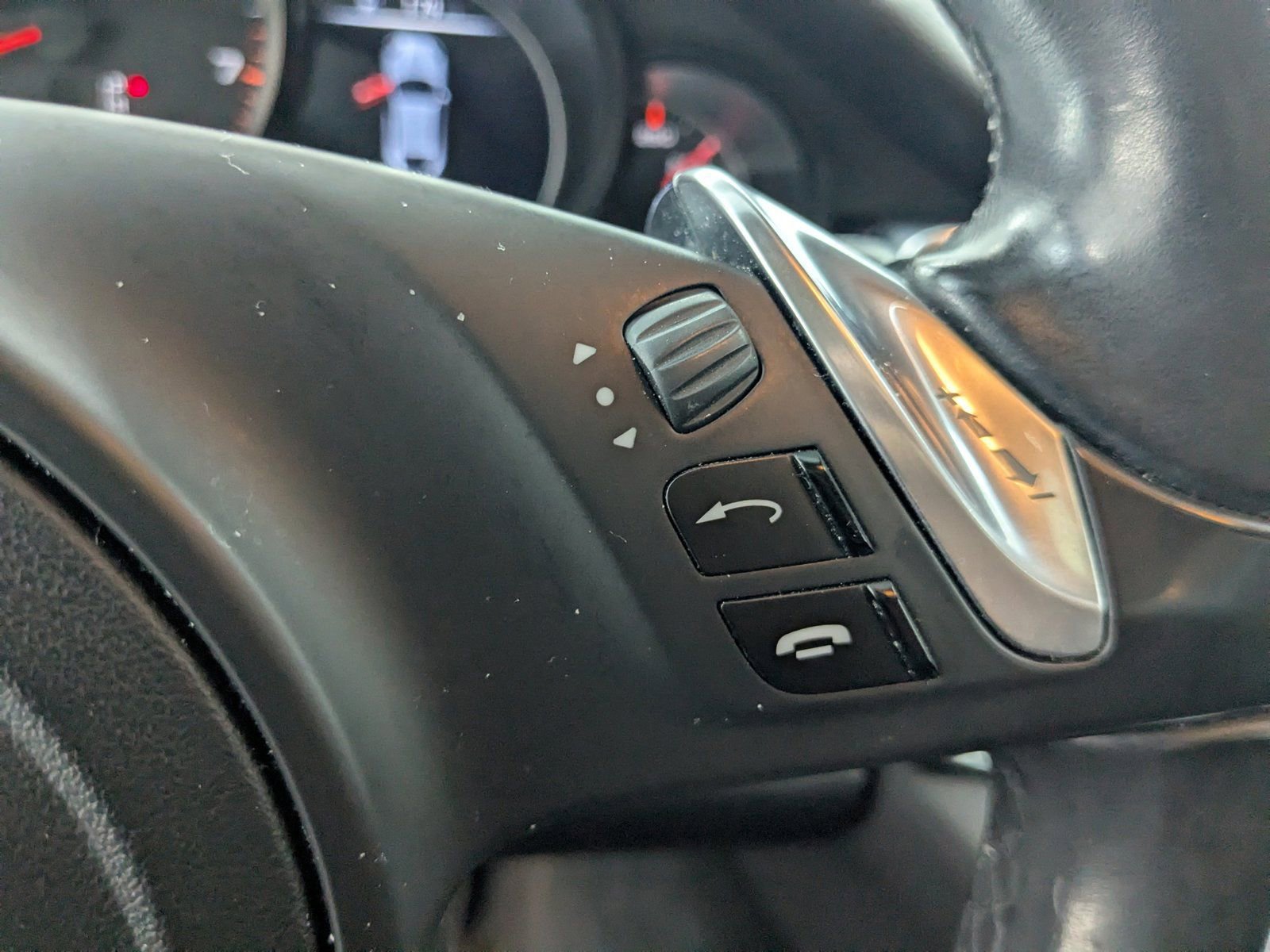 Used 2015 Porsche Panamera 4 image 18