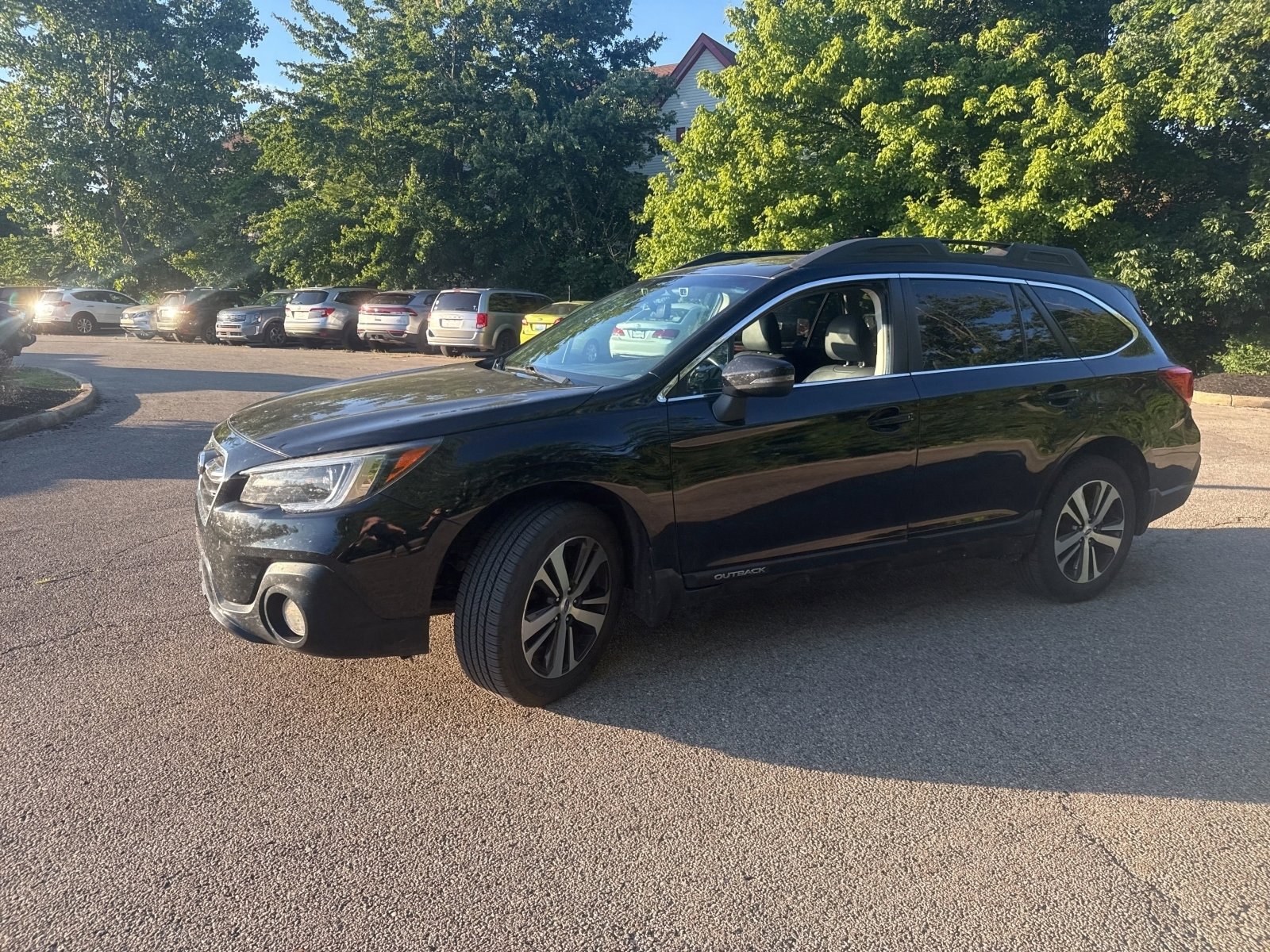 Used 2018 Subaru Outback 3.6R Limited AWD/4WD image 12